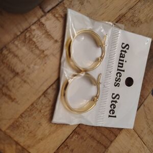 Elegant Gold Women's Earrings